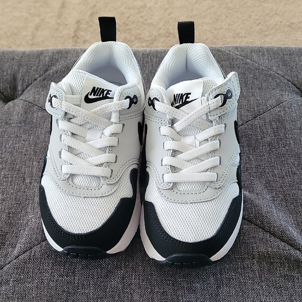 Nike Black and White Air Max 90
